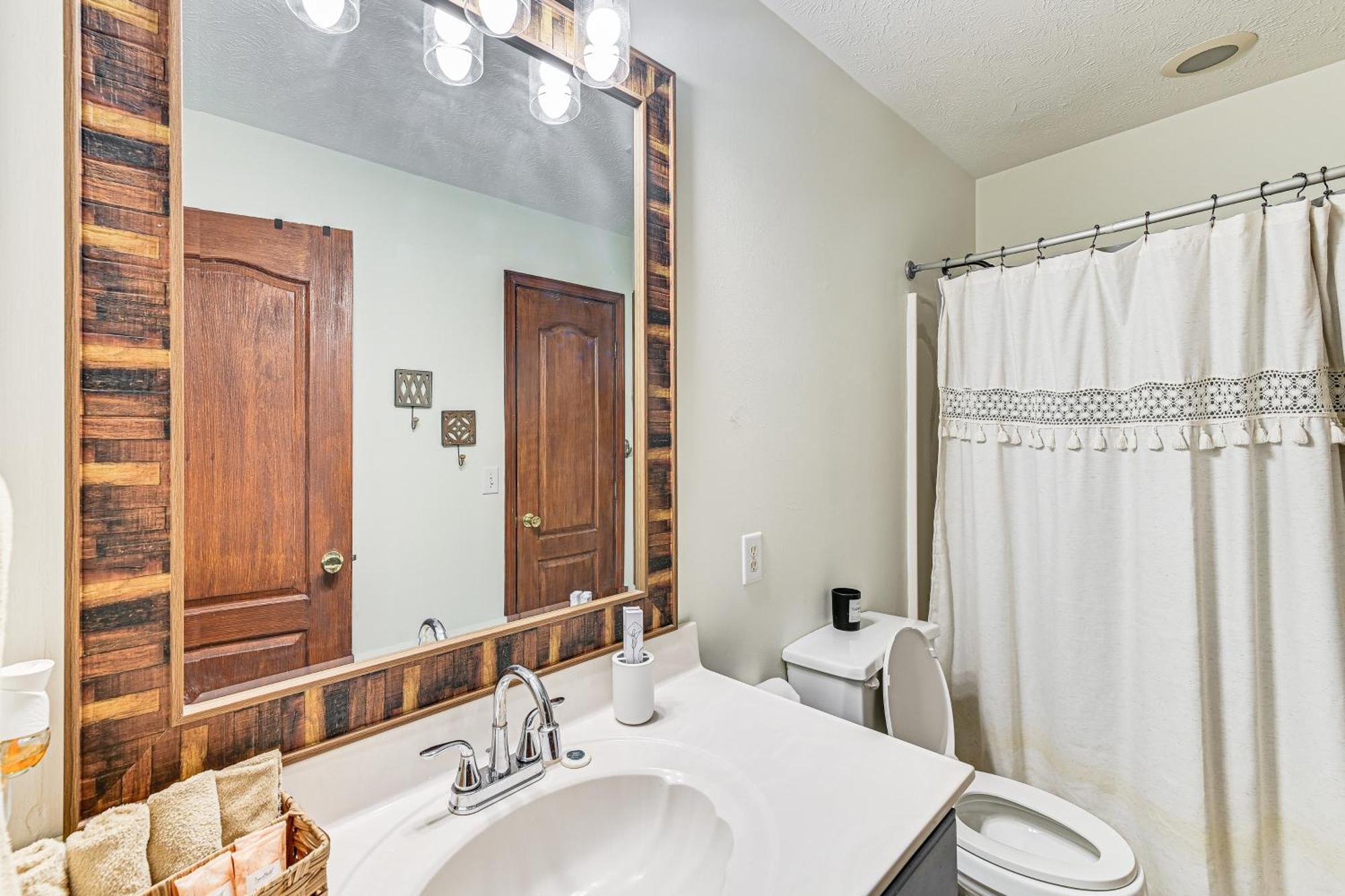 Williamstown Gem With Private Pool And Hot Tub! Villa Exterior photo