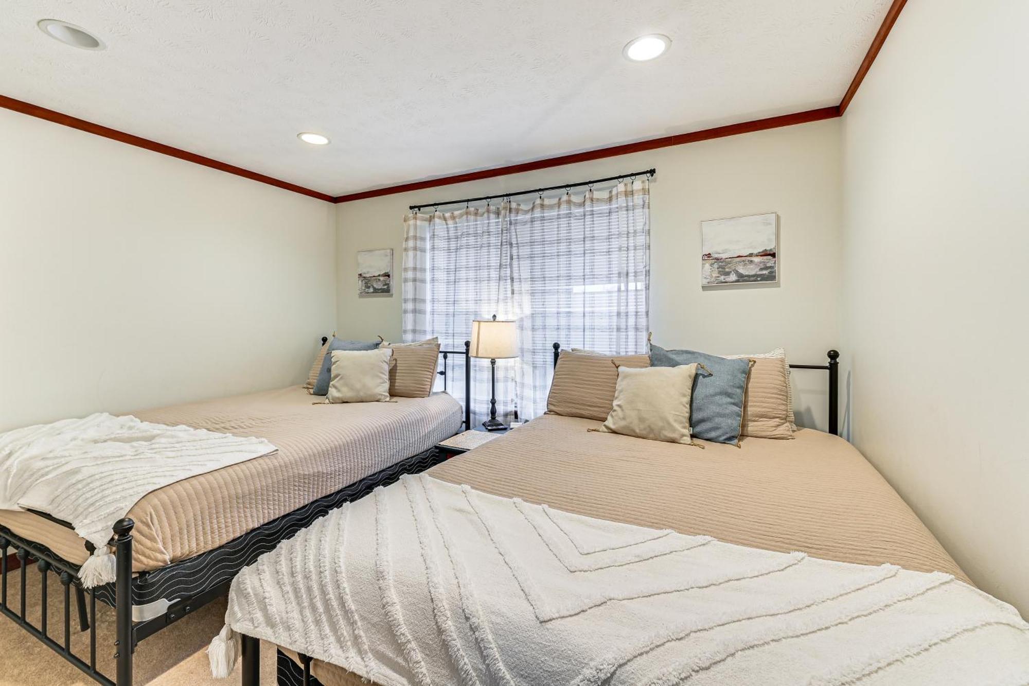 Williamstown Gem With Private Pool And Hot Tub! Villa Exterior photo
